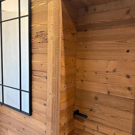 Apartman Orol S Vyhladom Na Vysoke Tatry A Sukromnou Saunou Szvit