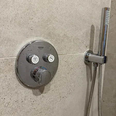 Orol S Vyhladom Na Vysoke Tatry A Sukromnou Saunou Svit